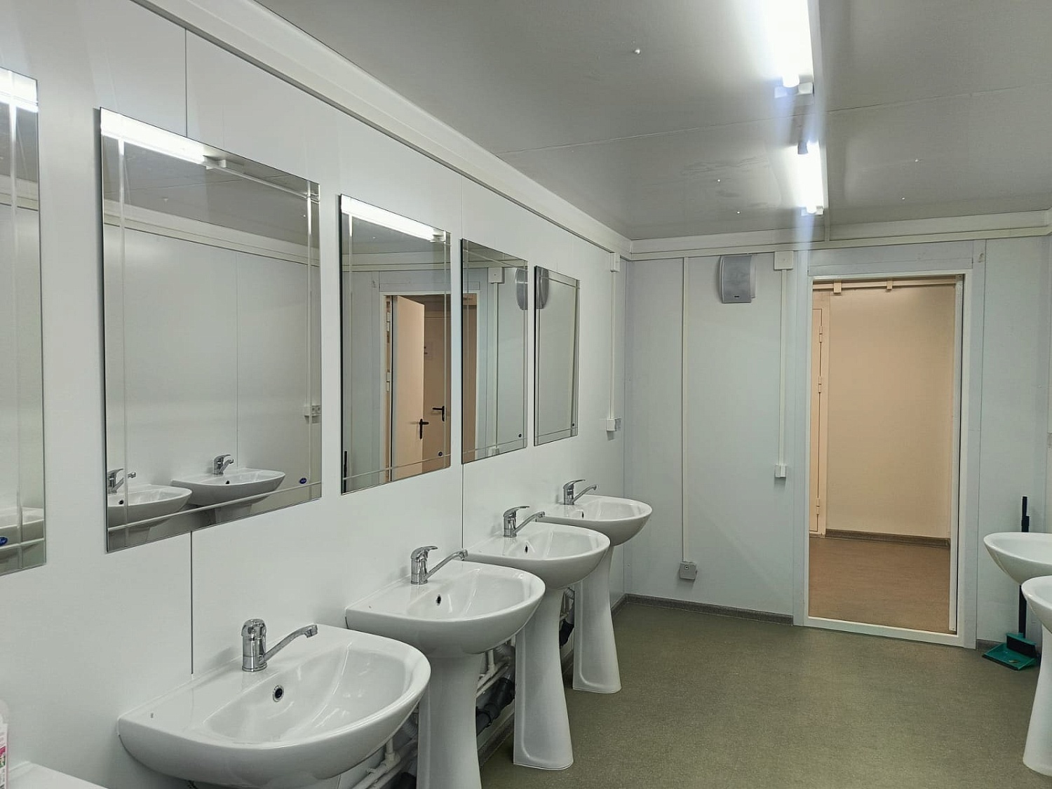 Общежитие на базе 90 модулей "Звезда" в городе  Великий Новгород